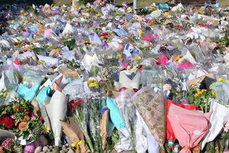 西澳政界悼念邦迪恐袭遇难者  严阵对抗反犹主义