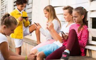 短影片如何傷害未成年人的身心？專家解析