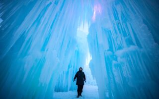 組圖：童話般冰雪城堡 讓遊客盡享冬日奇景