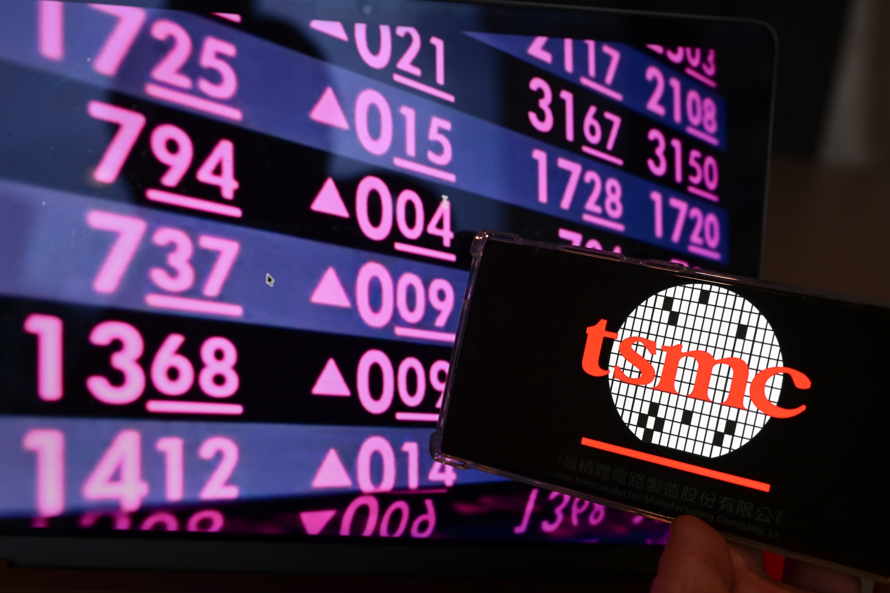 经济成长一路上修2025年财经十大新闻| 对等关税| 台湾大纪元| 大纪元