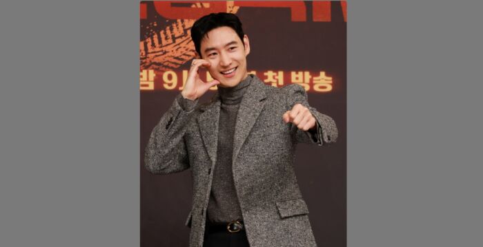 李帝勋凭《模范计程车》系列 再夺SBS演技大奖