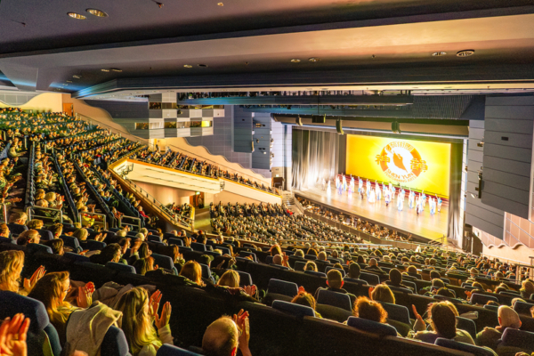 “神韵充满东方韵味” 英国伯明翰首场爆满