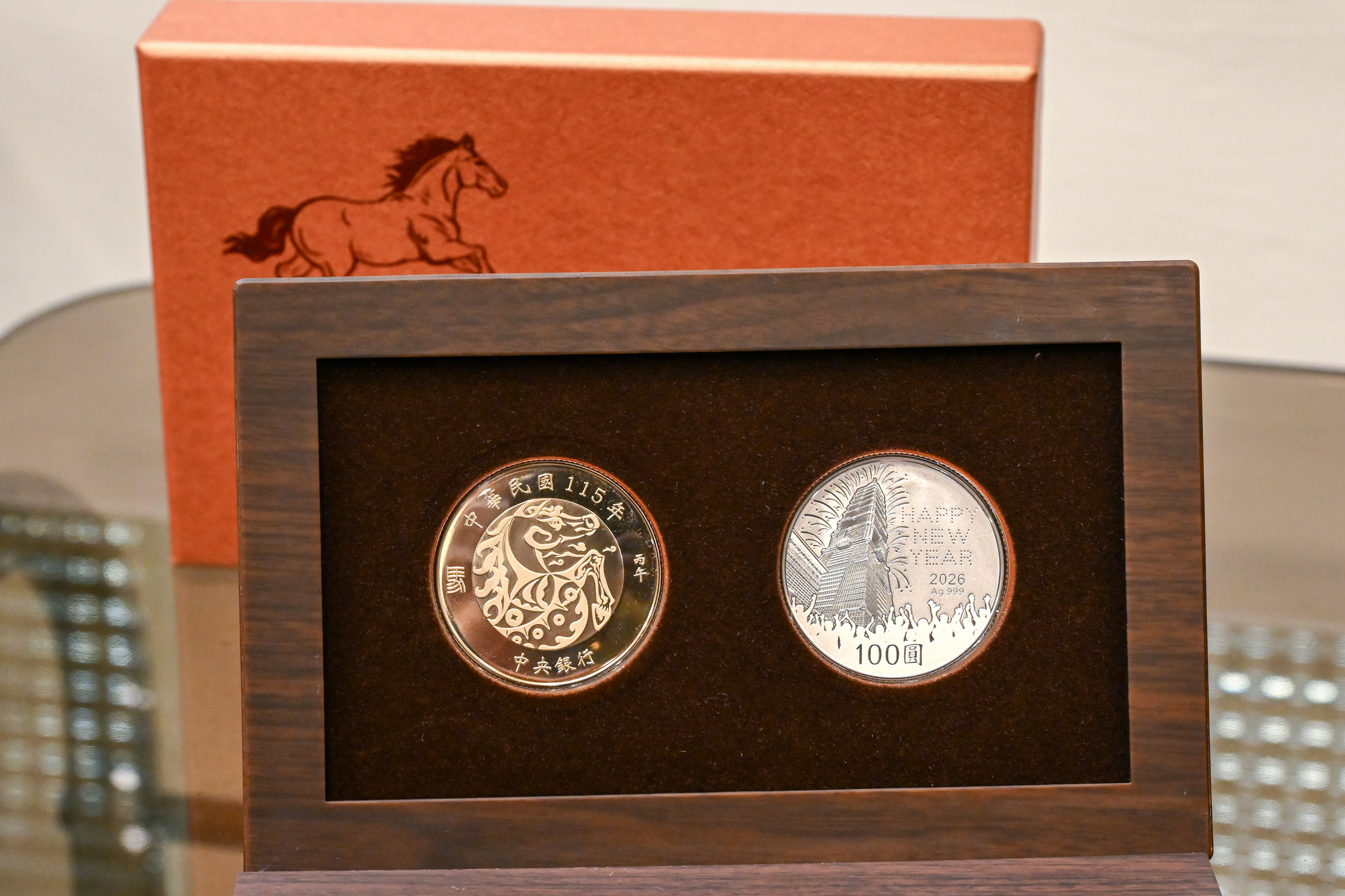 史上最贵马年生肖套币售2450元| 央行| 成本| 白银| 大纪元