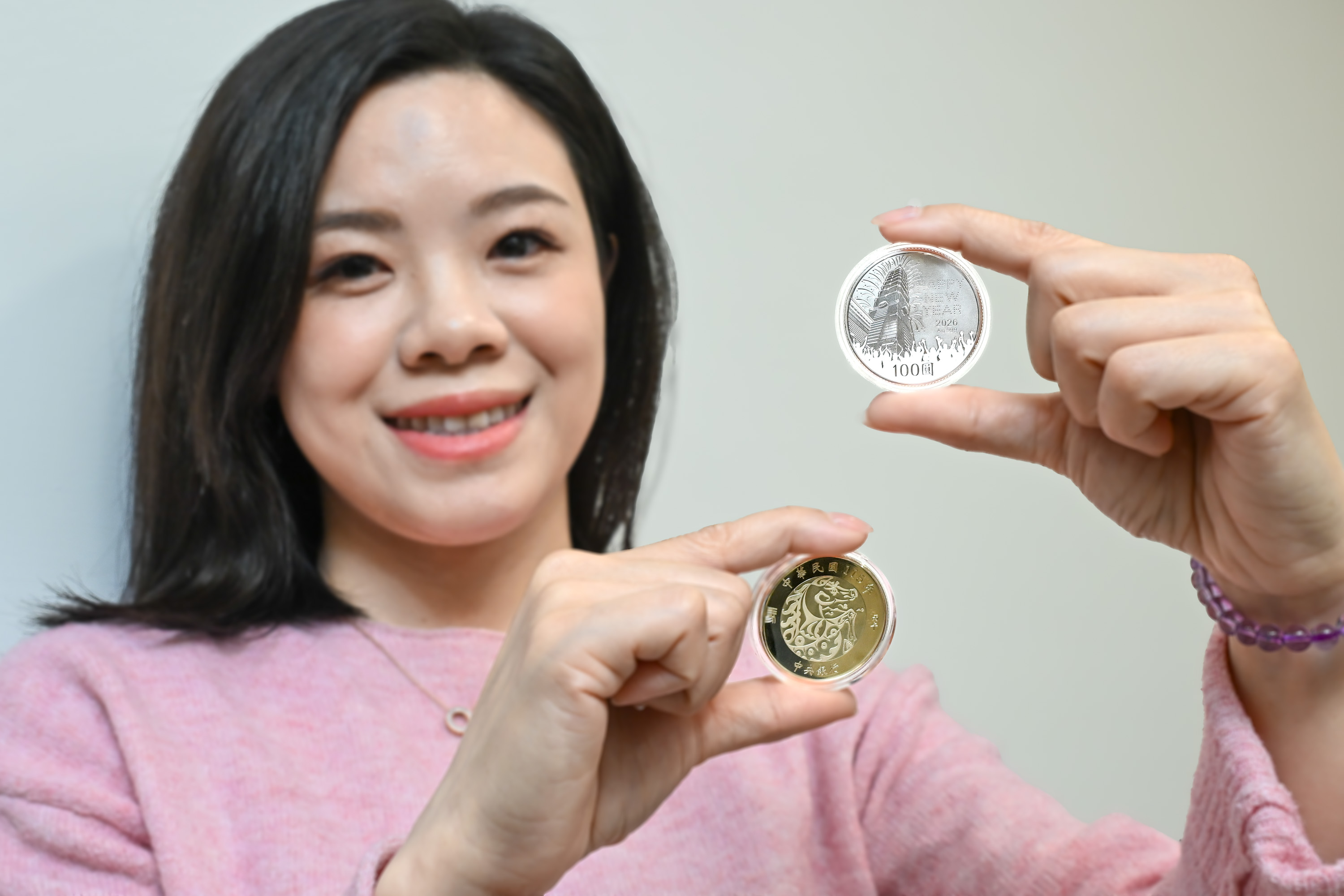 史上最贵马年生肖套币售2450元| 央行| 成本| 白银| 大纪元