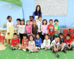 纽约州长霍楚携手市长马姆达尼 推出2岁幼儿免费托育计划