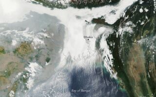 NASA衛星拍到冬日霧靄籠罩的恆河三角洲