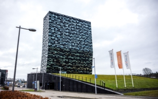 安世半導體控中方老闆恐嚇 聽證會爆口水戰