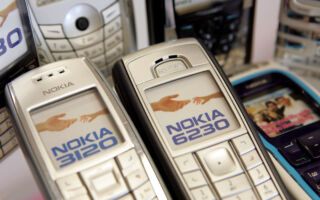 利比亞商人收到16年前訂購的諾基亞手機