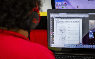 美政策專家：學校應考慮限制筆電使用