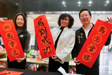2026縣府團隊新春揮毫 馬年行大運