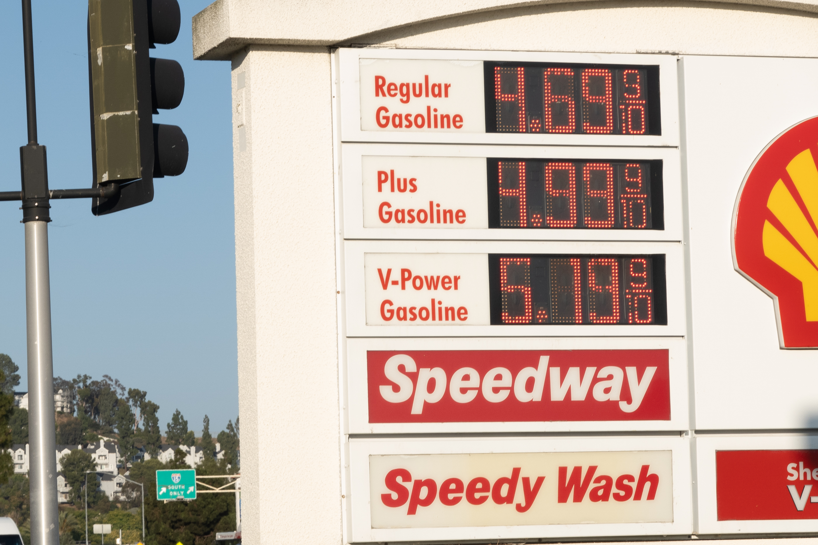 EIA预计2026年美汽油价格下降6% | 原油价格| 石油产量| 炼油厂| 大纪元