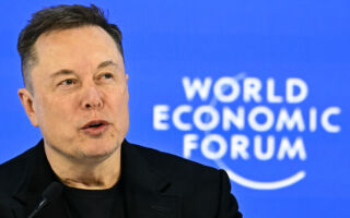 馬斯克在達沃斯論壇上再自稱是外星人