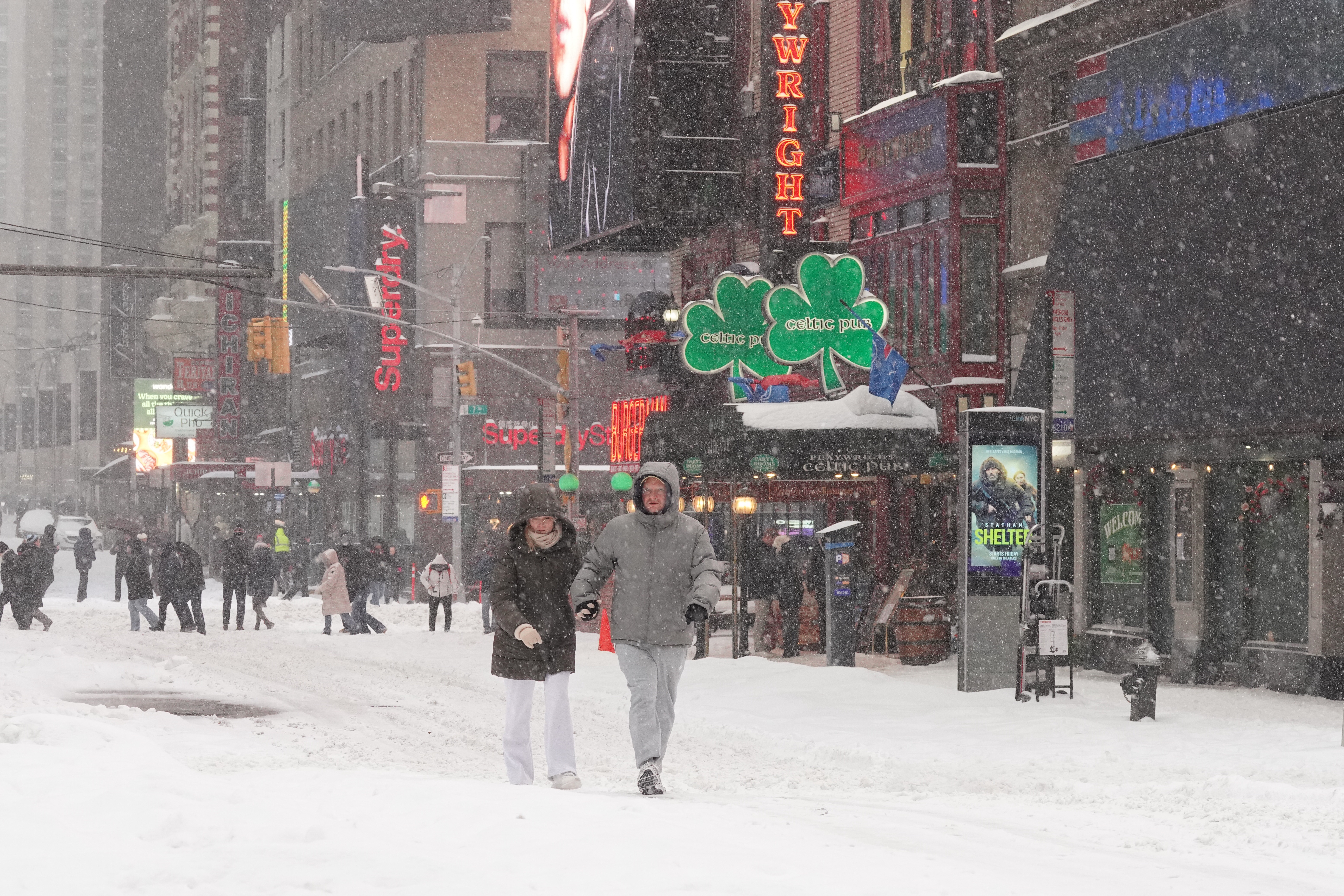 组图：大雪纷飞下的纽约| 冬季风暴| 大纪元