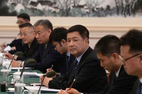 习心腹王小洪异常隐身逾三周 传闻纷飞