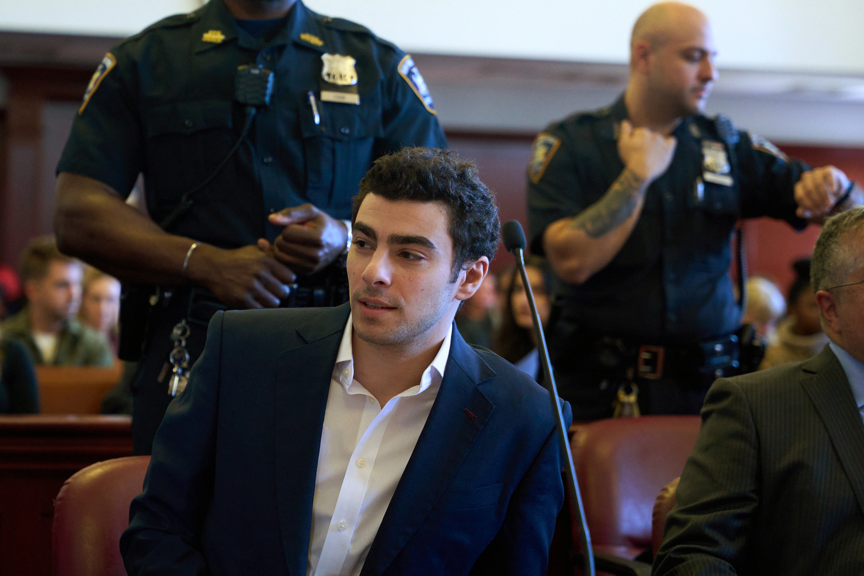 美法官撤銷聯合健保CEO槍殺案兇手謀殺指控