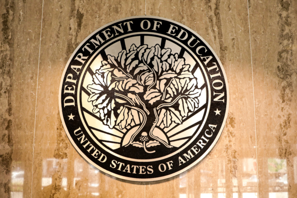 美教育部提案:降低高等教育成本 減學生債務