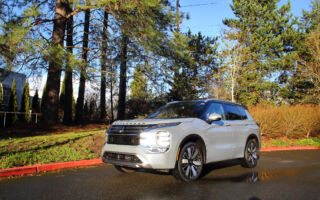 【車評】展現超級四驅實力 2025 Mitsubishi Outlander SEL