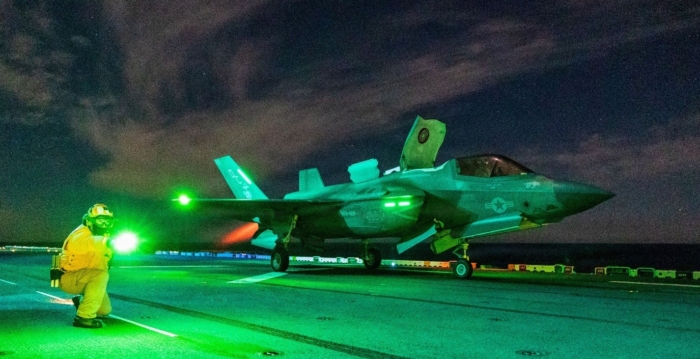 夏洛山:伊朗暴政正迎来美军舰队、午夜之锤 夏洛山:伊朗暴政正迎来美军舰队、午夜之锤