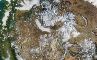 美西積雪量異常低 NASA發布「雪旱」衛星圖