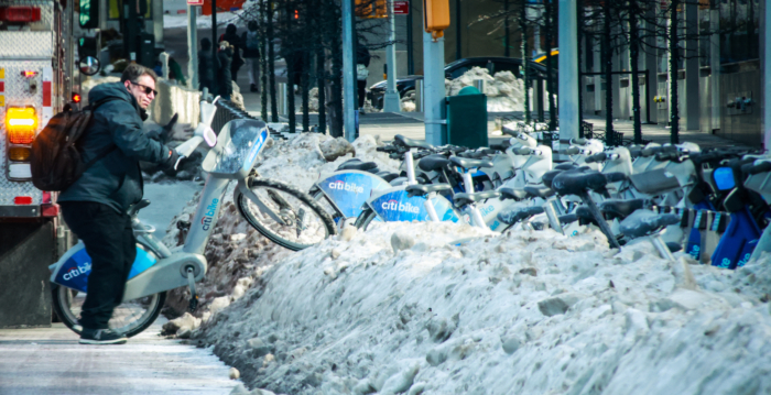 强风暴袭美东 北卡交通瘫痪 佛州罕飘雪 强风暴袭美东 北卡交通瘫痪 佛州罕飘雪