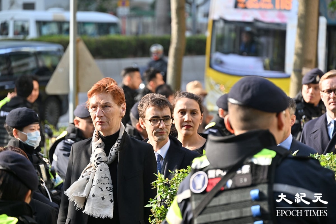 多名外国领事馆职员到场旁听。（吴锐略／大纪元）