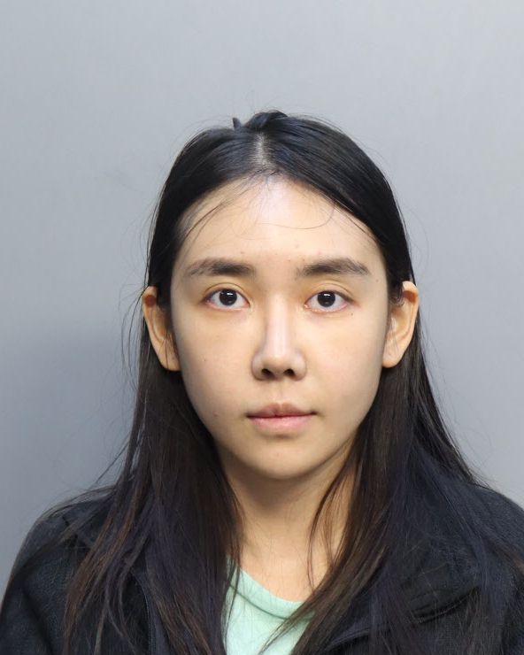 24歲的中國女子陳楚婷(Chuting Chen,音譯)被控在佛州試圖欺詐購買特斯拉車輛。(佛州Miami-Dade Jail)