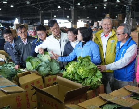 雲林縣長籲民眾年節採購安心蔬果肉品供應穩定