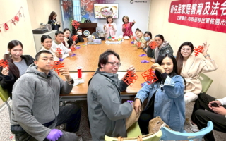 移民署邀新住民剪「春」字搓湯圓 歡喜迎新年