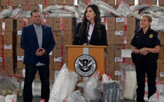 國土安全部長再籲:加州強化與ICE的合作