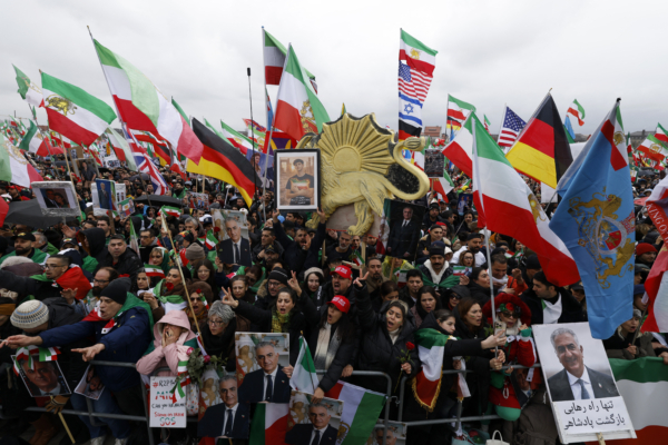 25萬伊朗人聚慕尼黑 王儲演講籲國際支持