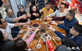 港裕隆號開年飯「八菜一湯」 老闆：堅持至退休