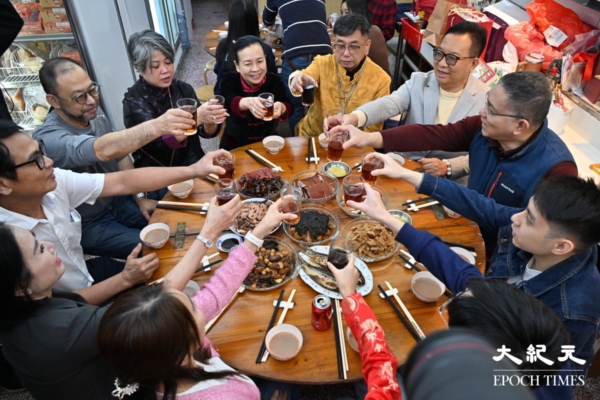 港裕隆號開年飯「八菜一湯」 老闆:堅持至退休