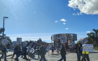 加州州立大學上千技工罷工 要求校方履約漲薪