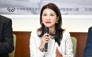 川普称别对美国耍花招 立委：蓝白要台湾领叠加惩罚？