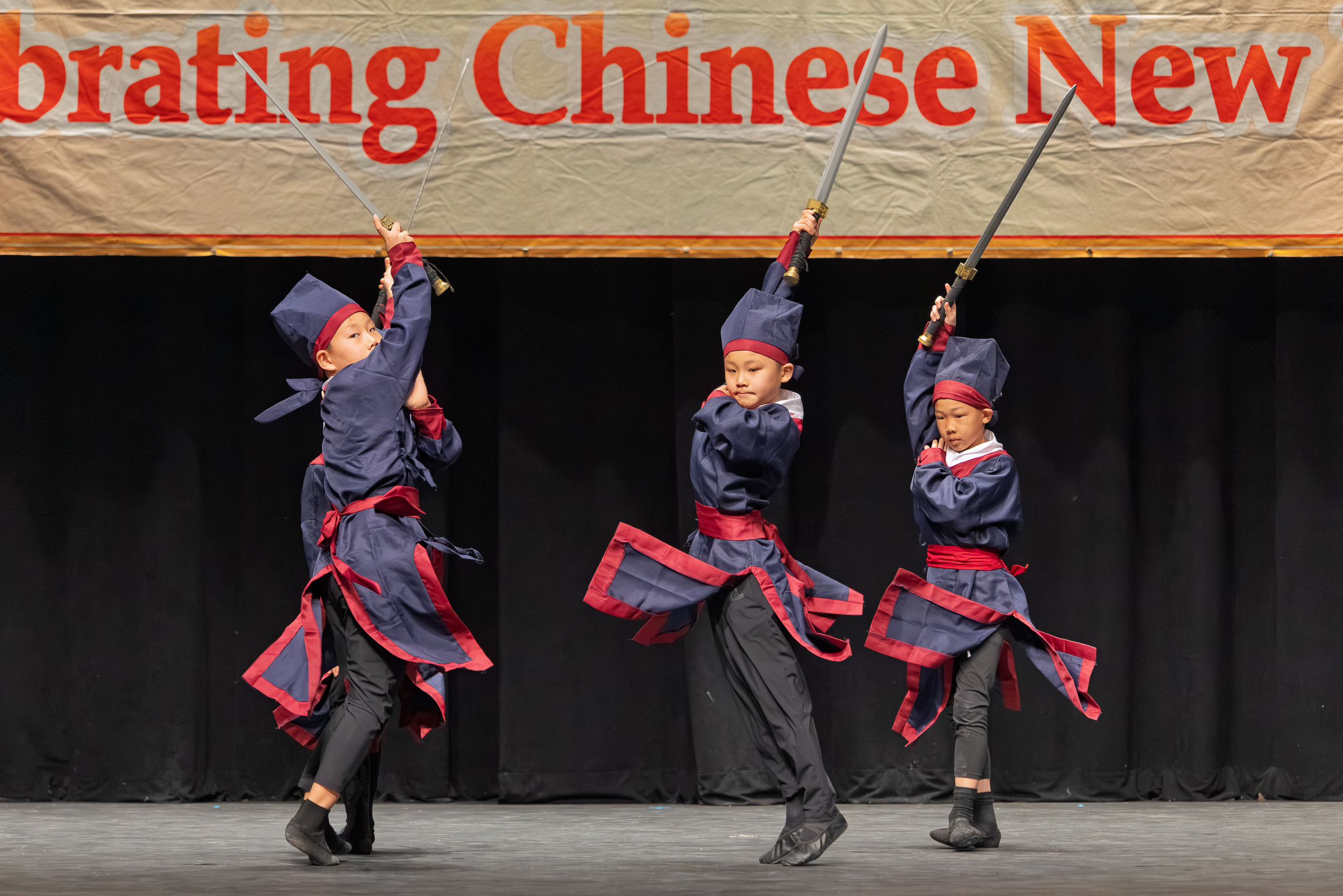 希望山華人協會2月28日與「中城高中多元化俱樂部」舉辦慶祝中國新年活動,節目精彩紛呈。(Mark Zou/大紀元)