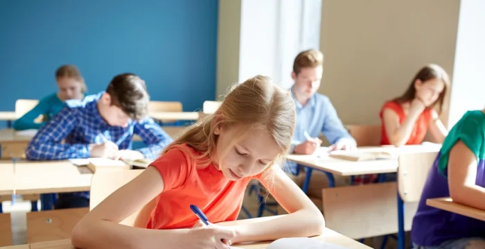 【名家专栏】远离电子屏幕 回归纸笔学习