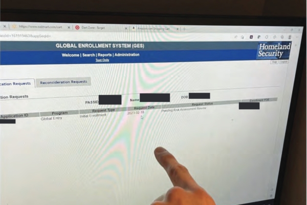 纽约ICE华裔遣返官承认收贿