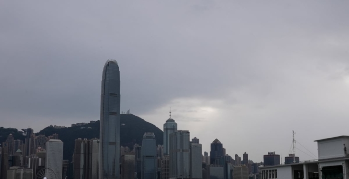 英国发“香港半年报告”：港政治自治被削弱