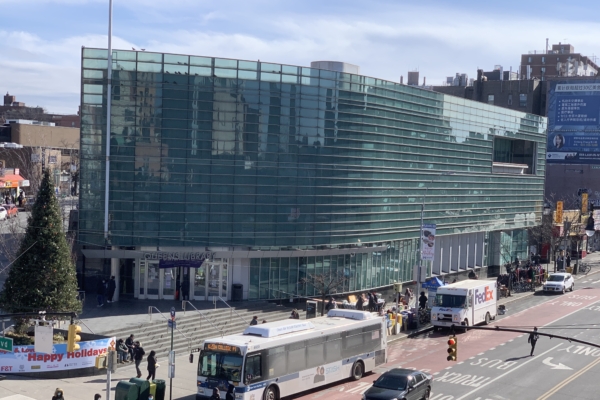 法拉盛图书馆关闭5周 升级消防及紧急供电安全