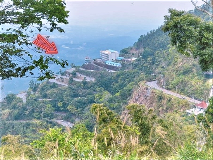 從1號涼亭可以遠望九彎十八拐。(Lana提供)