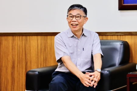 黃松光(香港僑生,畢業於台大土木系)感謝長官信任並充分授權,讓他可以放手去做,這份榮耀是整個團隊努力的成果。