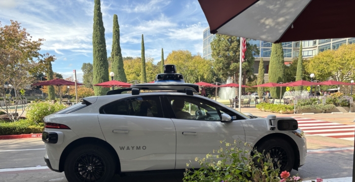 淹水路段行驶引忧 Waymo召回3800自驾车