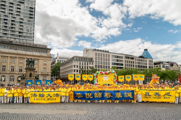 法蘭克福慶祝法輪大法日 政要祝賀稱讚