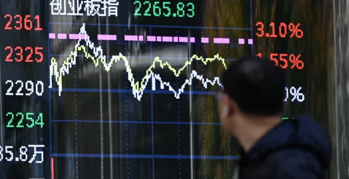 【名家专栏】中共打击网络券商 加剧资本外逃