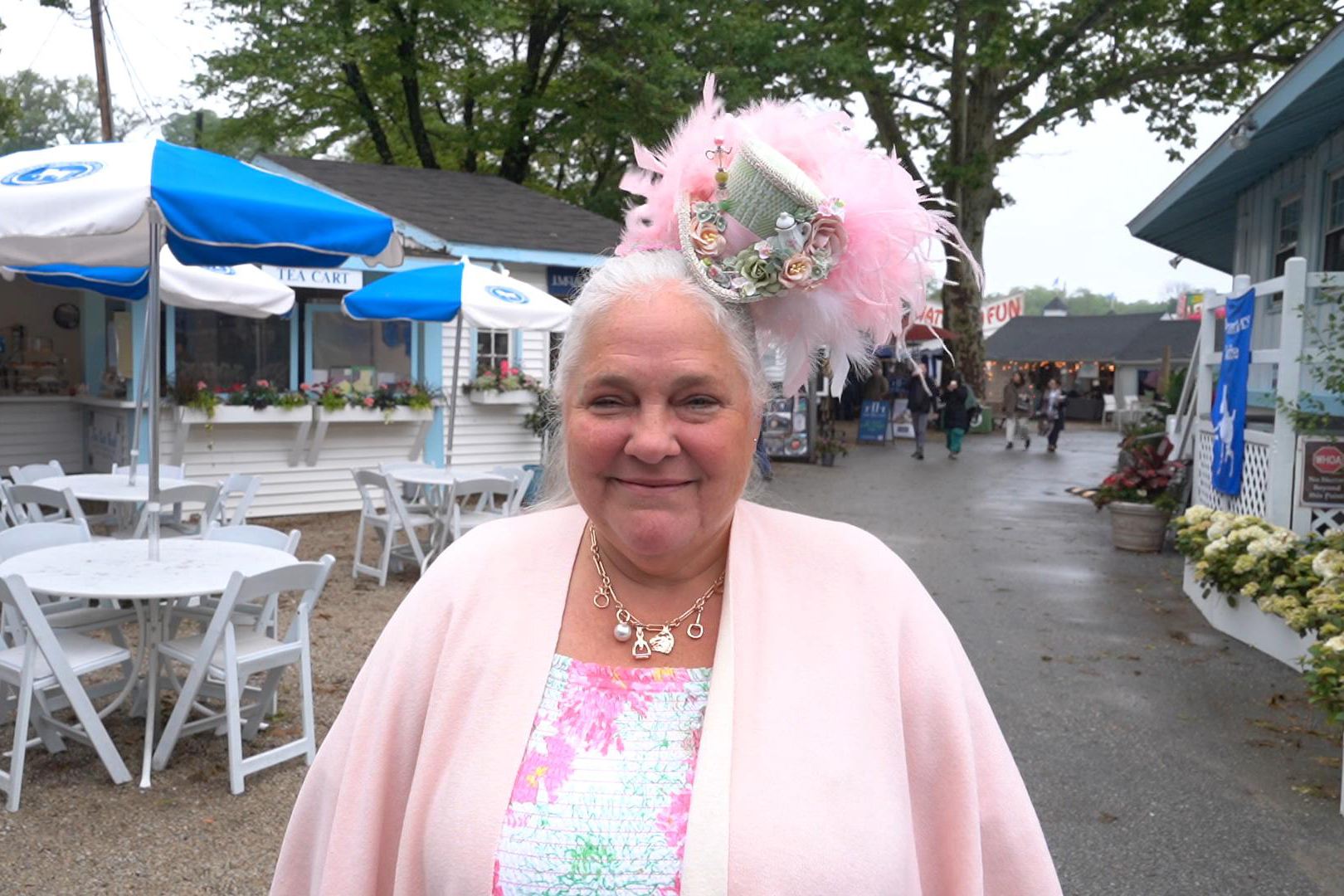 2026年德文馬術展與鄉村嘉年華活動(Devon Horse Show and Country Fair)於5月20日至5月31日在賓州德文市舉行。德文馬術展Derby區委員會主席Kristy Rosenberger表示,所有門票和現場商品銷售收益都會捐給布林莫爾醫院(Bryn Mawr Hospital)。(李曉蘇/大紀元)