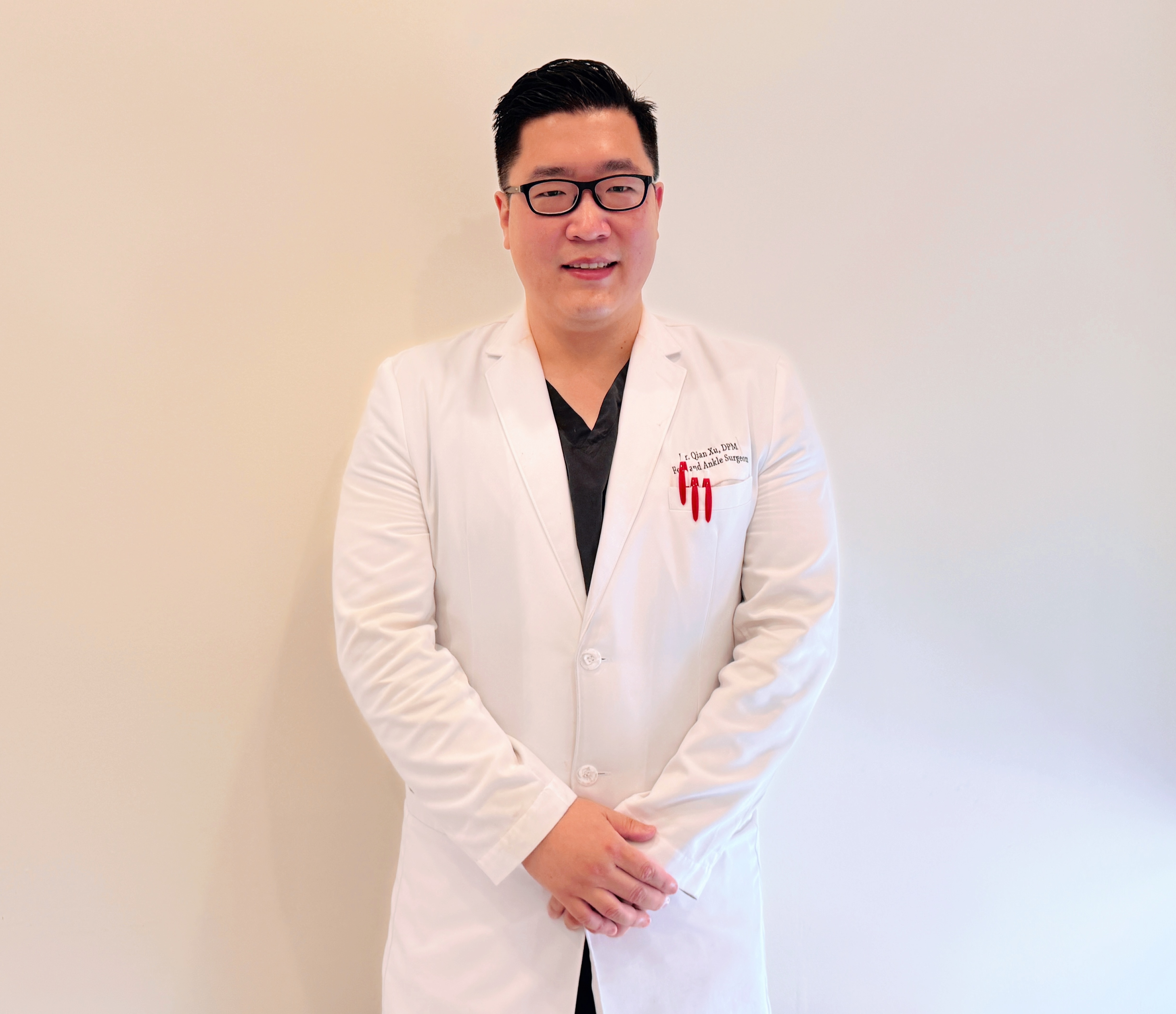 紐約家誠腳科診所徐芊醫生(Xu Qian, DPM)。(曾蓮/大紀元)