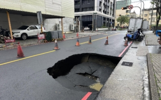 锋面、西南气流接力袭台 雨势恐持续至周末
