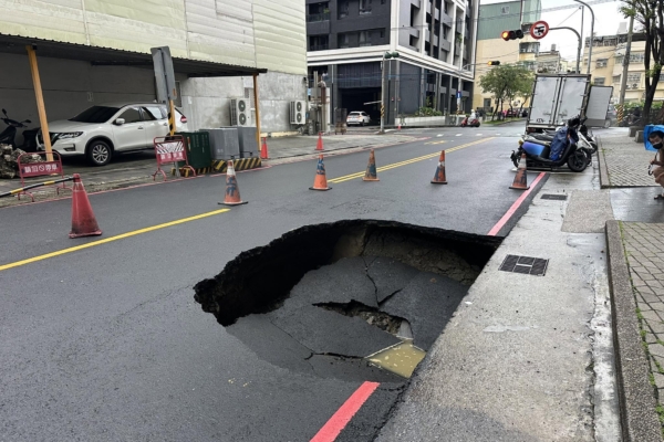 锋面、西南气流接力袭台 雨势恐持续至周末