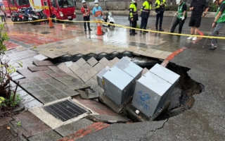 中場休息？鋒面南移雨緩但未結束 週末再防豪雨