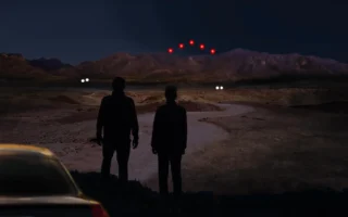 神祕UFO入侵美軍要塞 盤旋數小時不斷分身
